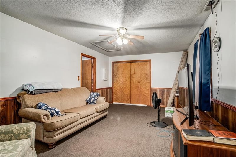 1304 N Indian Ln, Independence, MO 64056