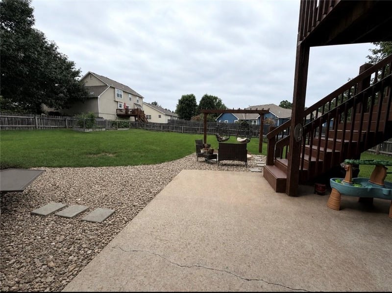 3214 Nottingham Ct, Lawrence, KS 66049