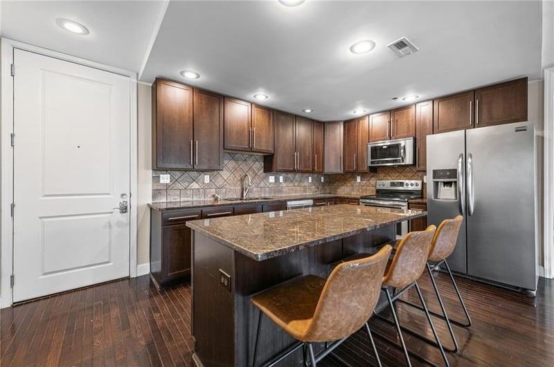 2940 Baltimore Ave #1303, Kansas City, MO 64108