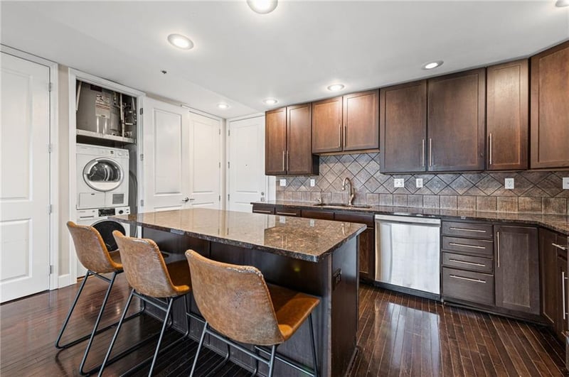 2940 Baltimore Ave #1303, Kansas City, MO 64108
