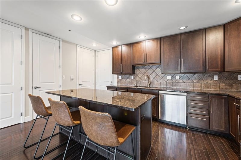 2940 Baltimore Ave #1303, Kansas City, MO 64108