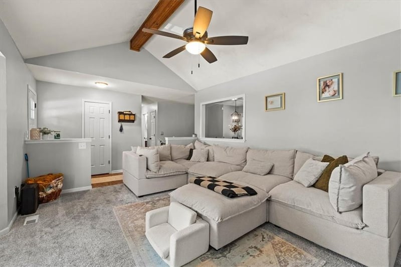 1712 NE Whitestone Dr, Lee's Summit, MO 64086