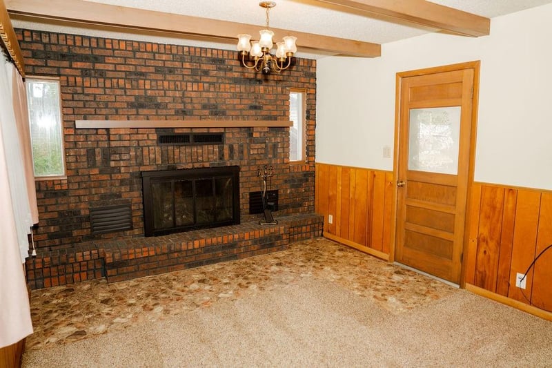 300 Huston Ave, Altamont, KS 67330