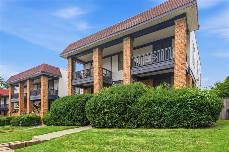 4340 Holly St, Kansas City, MO 64111