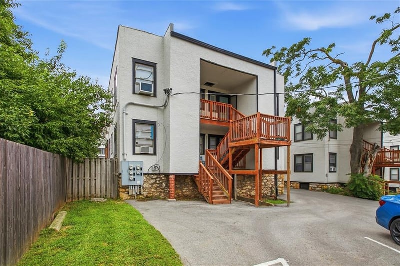 4340 Holly St, Kansas City, MO 64111