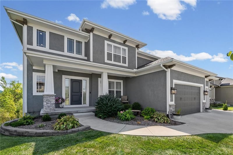 4248 SW Stoney Brook Dr, Lee's Summit, MO 64082