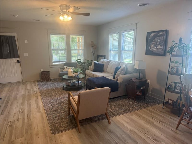 832 S Hickory St, Ottawa, KS 66067