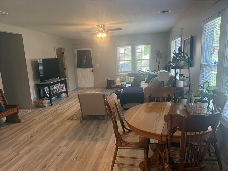 832 S Hickory St, Ottawa, KS 66067