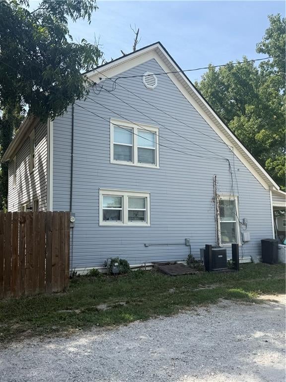 710 E Logan St, Ottawa, KS 66067