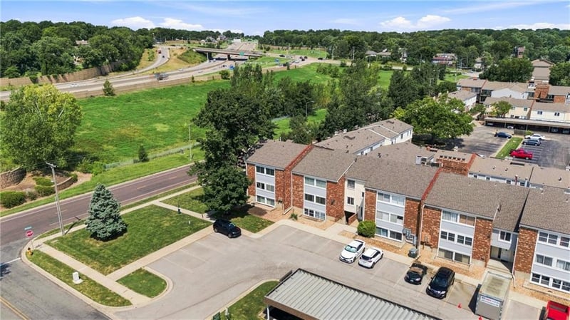10240 W 96th Ter #B, Overland Park, KS 66212