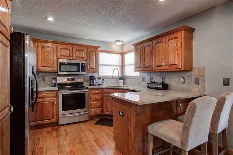 12204 White Oak St, Peculiar, MO 64078