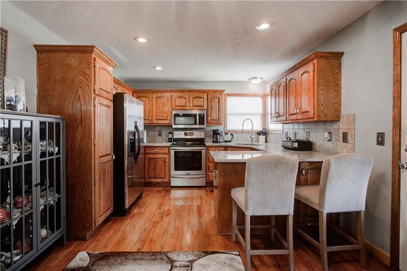 12204 White Oak St, Peculiar, MO 64078