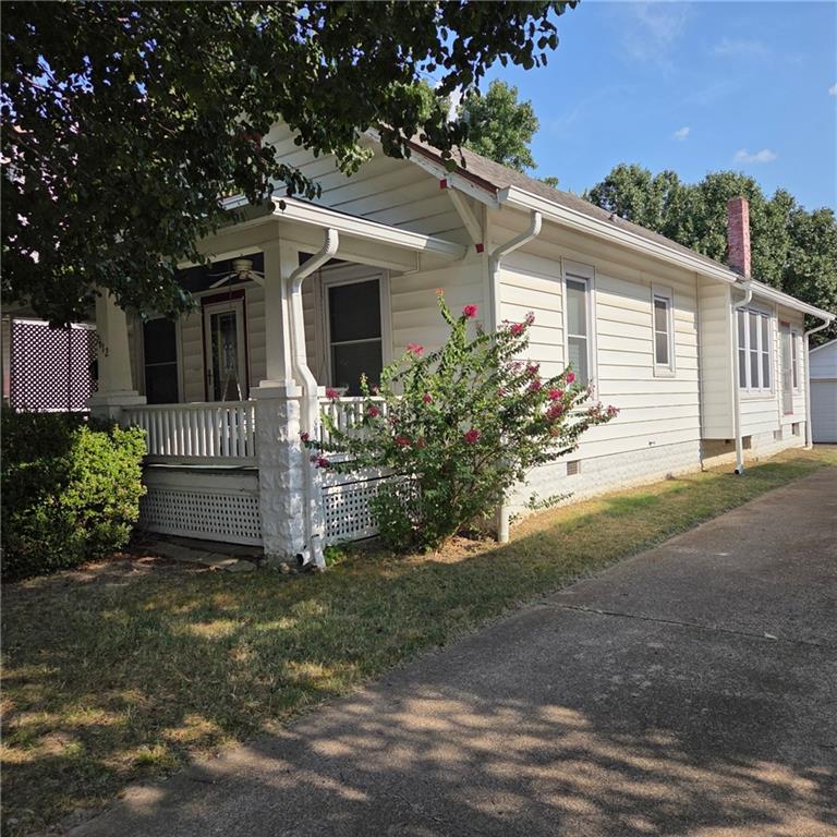 2612 Broadway Ave, Parsons, KS 67357