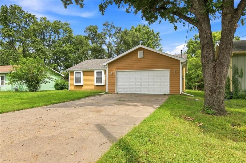 839 Elm St, Lawrence, KS 66044