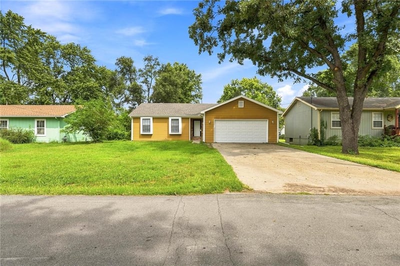 839 Elm St, Lawrence, KS 66044