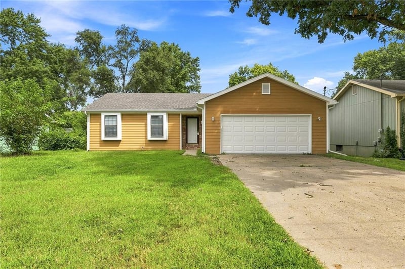 839 Elm St, Lawrence, KS 66044