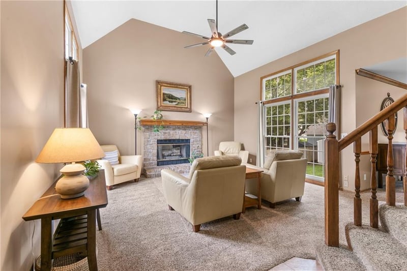 12110 S Acuff Ln, Olathe, KS 66062