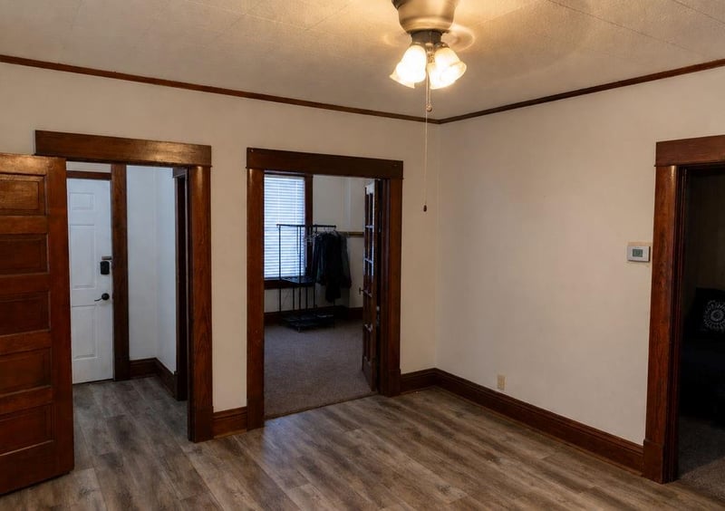 2402 Mitchell Ave, St Joseph, MO 64507