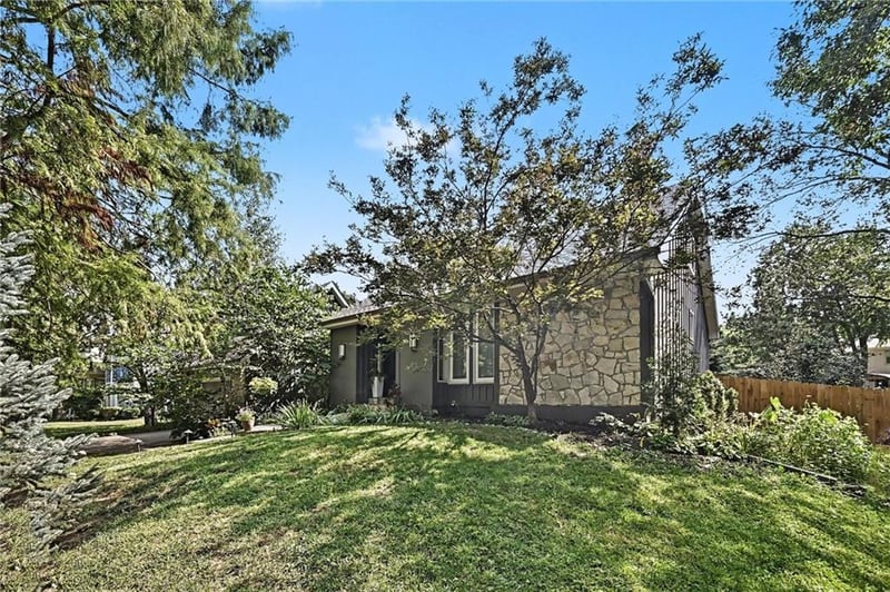 4615 N Wyandotte St, Kansas City, MO 64116