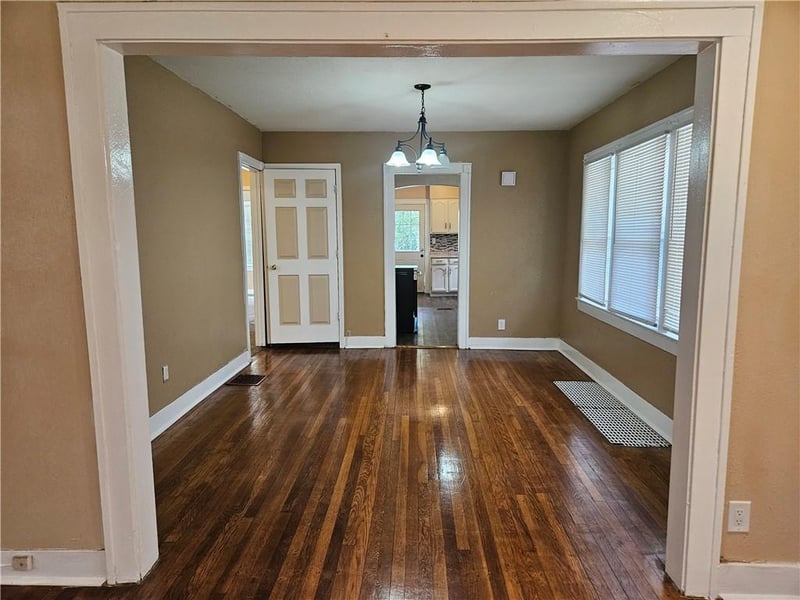 6214 Swope Pw, Kansas City, MO 64130