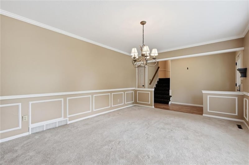 2206 W 120th St, Leawood, KS 66209