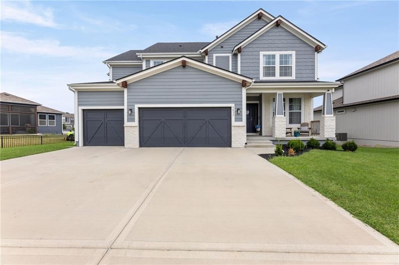 5837 Belmont Dr, Shawnee, KS 66226