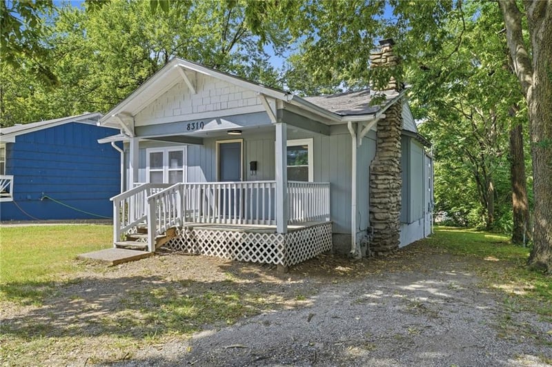 8310 Wayne Ave, Kansas City, MO 64131