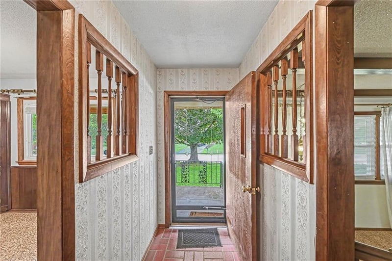 1506 Tamara Dr, St Joseph, MO 64506