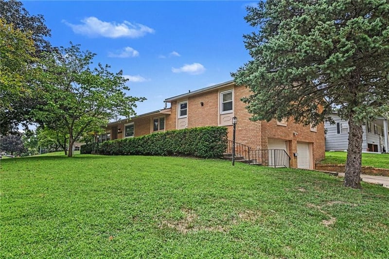 1506 Tamara Dr, St Joseph, MO 64506