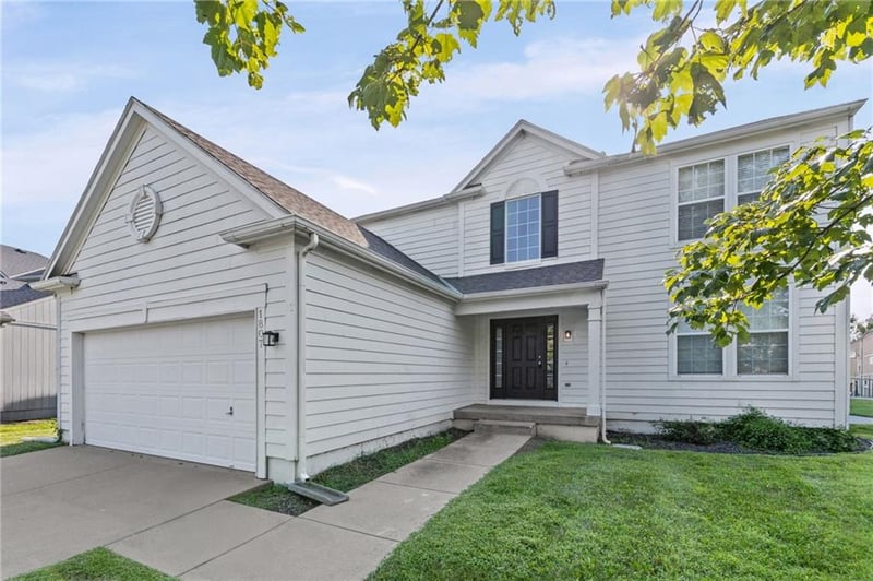 1807 W Fredrickson Dr, Olathe, KS 66061