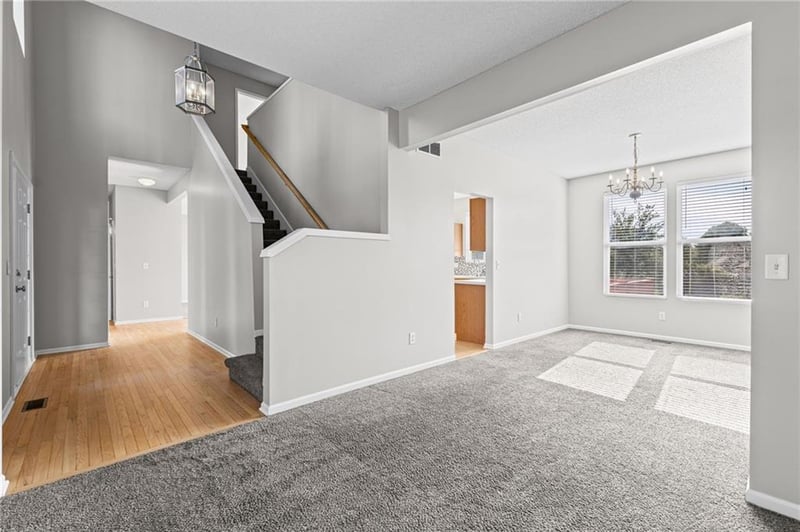 1807 W Fredrickson Dr, Olathe, KS 66061