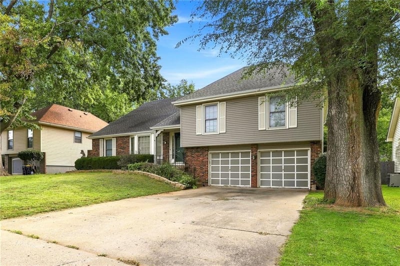 11017 Jackson Ave, Kansas City, MO 64137