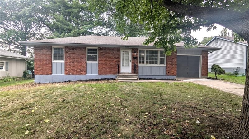 4002 S Hocker Ave, Independence, MO 64055