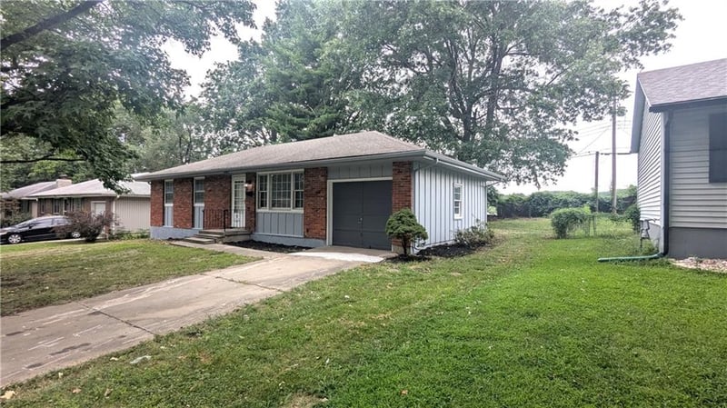 4002 S Hocker Ave, Independence, MO 64055