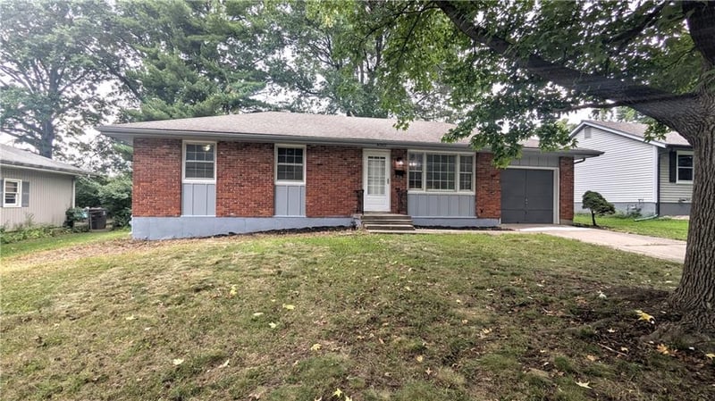 4002 S Hocker Ave, Independence, MO 64055
