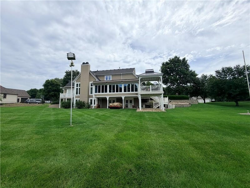 15592 S Greenwood St, Olathe, KS 66062