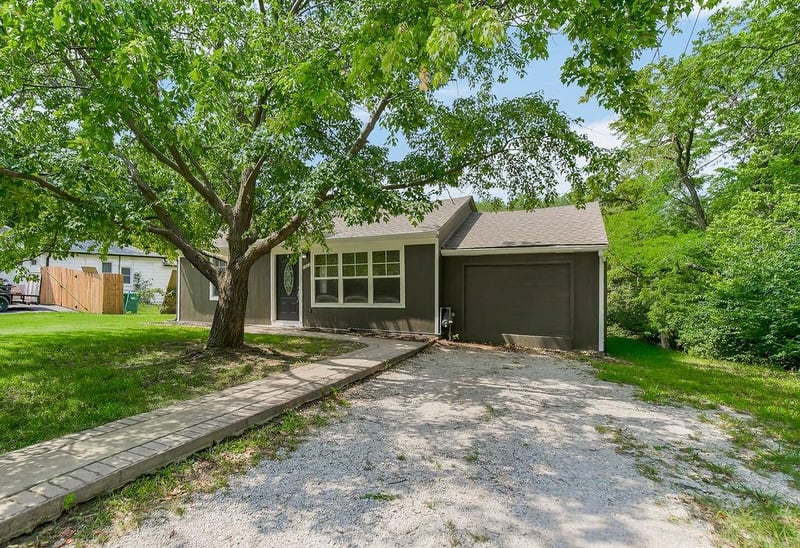 2922 S 9th Ter, Kansas City, KS 66103