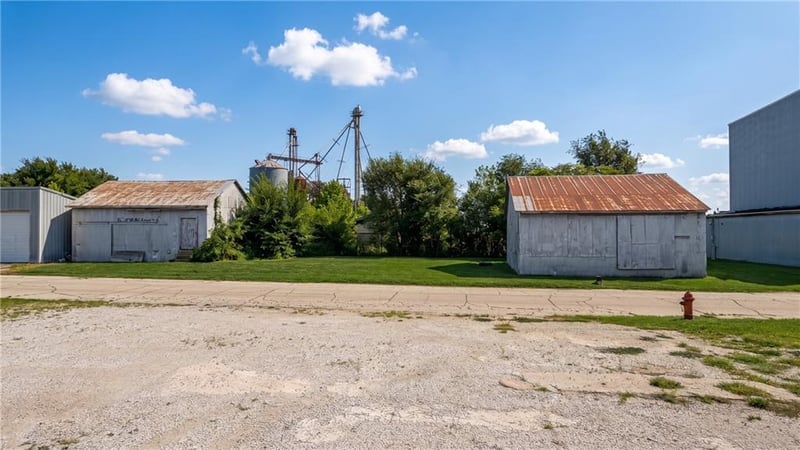 1502 Lulu St, Trenton, MO 64683