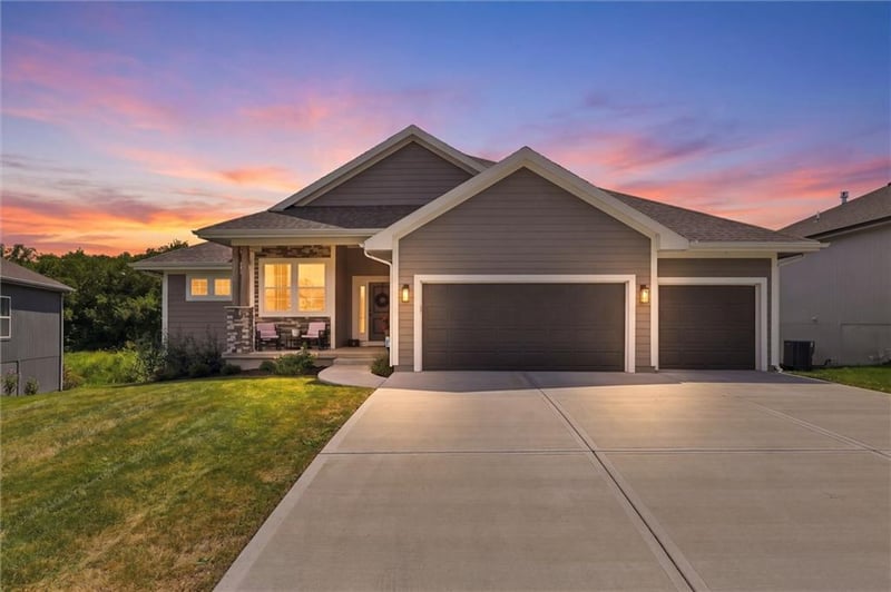 19367 W 114th Ter, Olathe, KS 66061