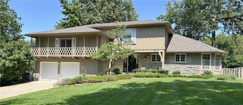 2312 W 98th St, Leawood, KS 66206