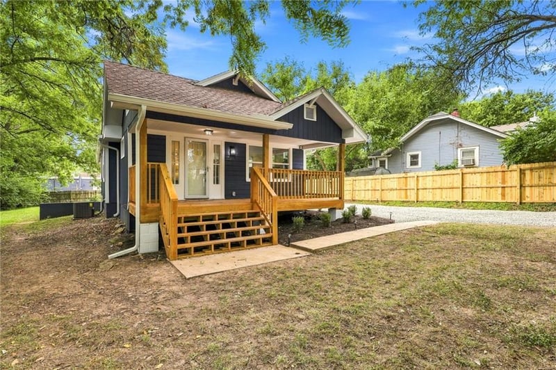 201 W 81st Ter, Kansas City, MO 64114
