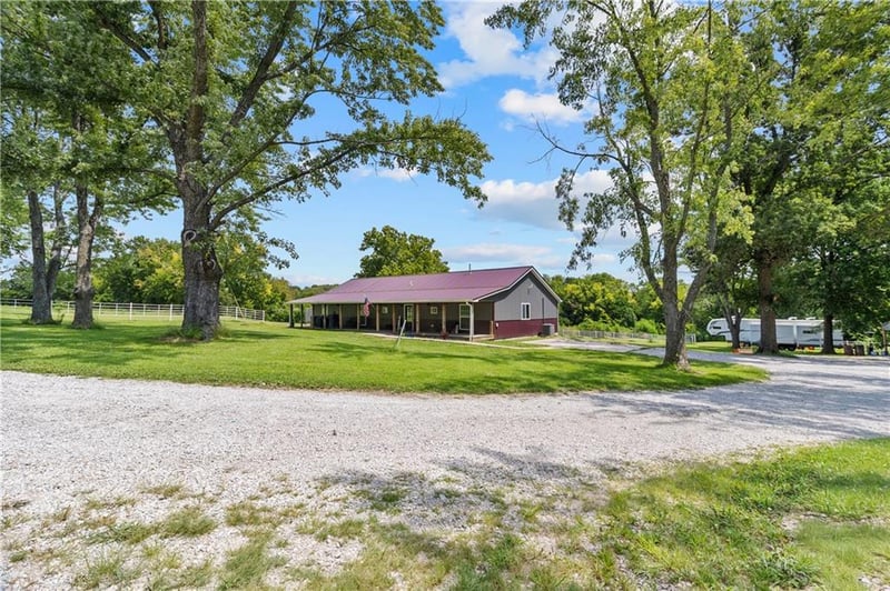 395 NW 1101 Rd, Centerview, MO 64019