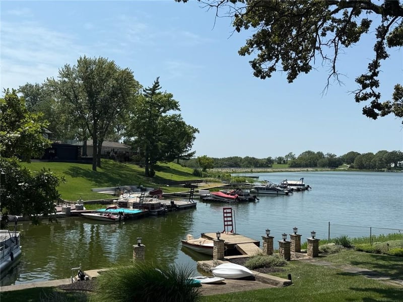 7400 NW Whipple Ln, Weatherby Lake, MO 64152