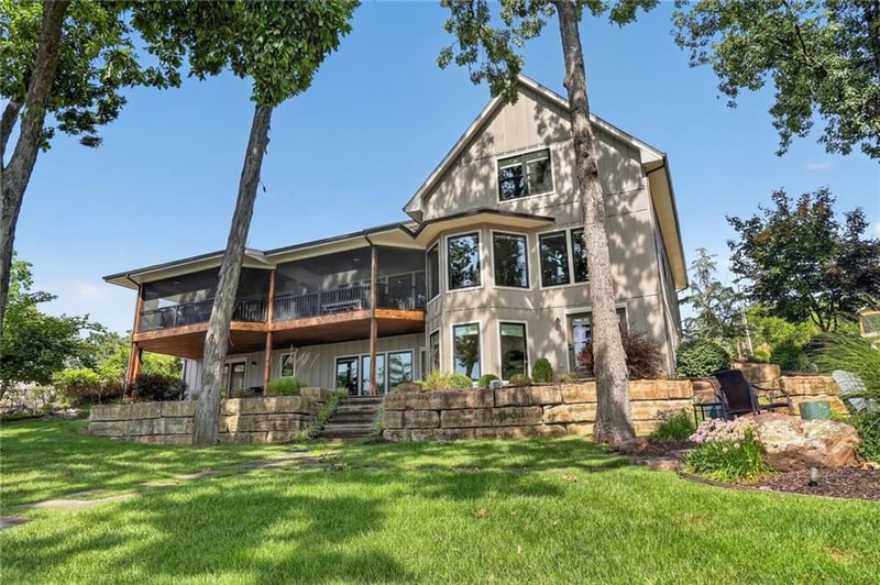 7400 NW Whipple Ln, Weatherby Lake, MO 64152