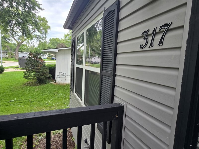 317 N Cochise Dr, Independence, MO 64056