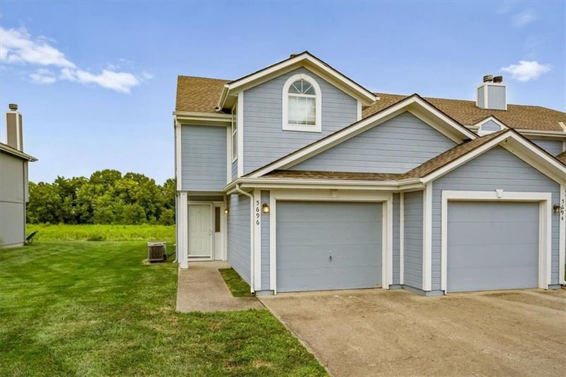 5696 NW Plantation Ln #174 A, Lee's Summit, MO 64064