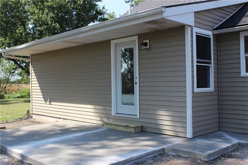 409 Shivel Ave, Gower, MO 64454
