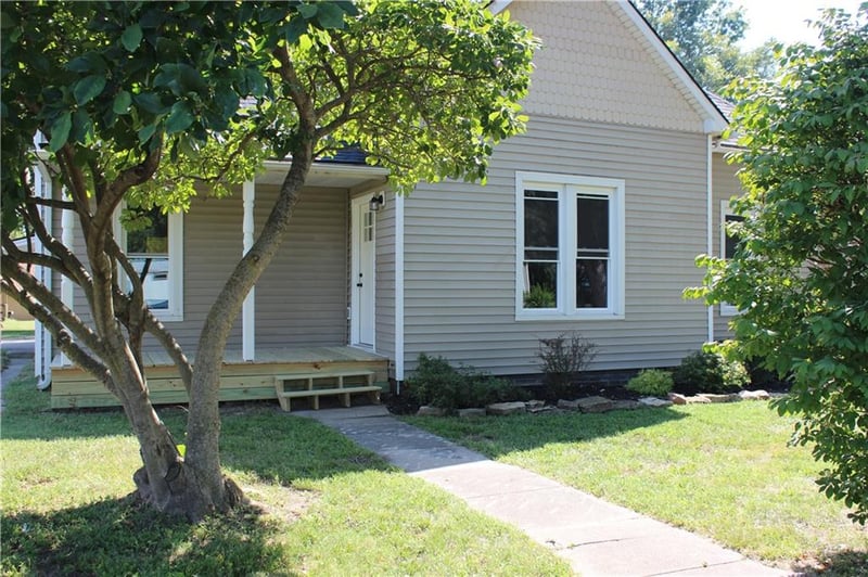 409 Shivel Ave, Gower, MO 64454