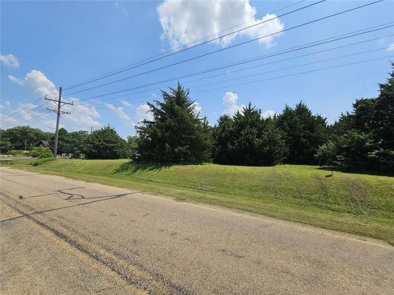 Lot 140 150 Choctaw Ln, Mclouth, KS 66054