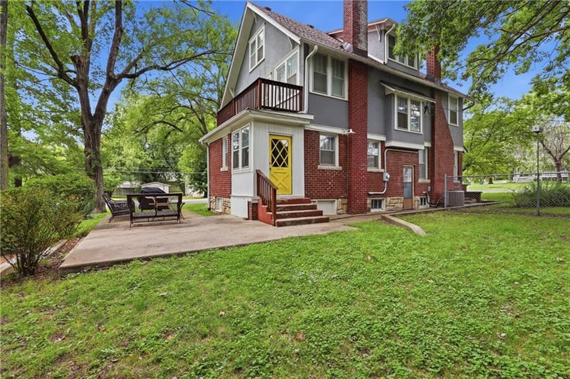200 E Main St, Odessa, MO 64076